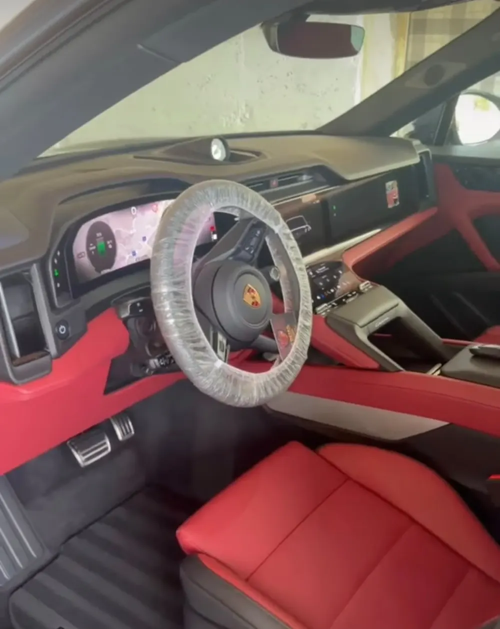 Interior de automóvel preparado para um serviço de detalhe